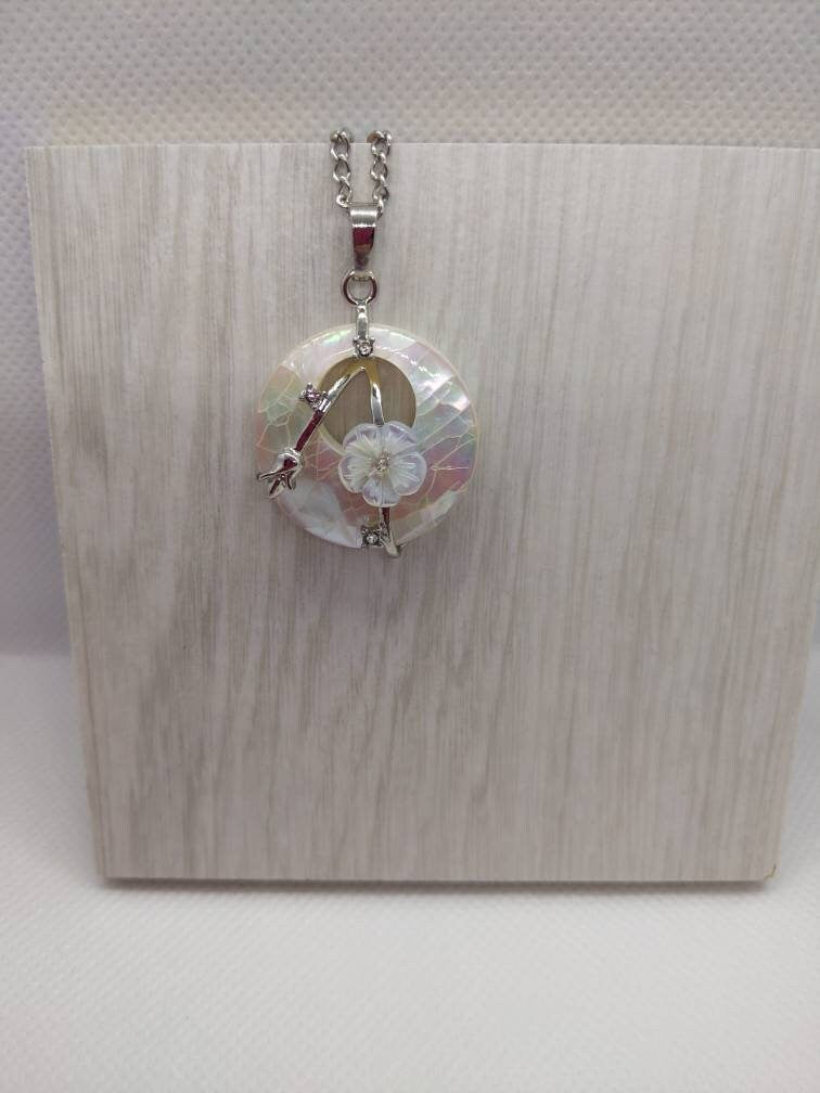 Mother of Pearl chain, silver plated necklace, flower pendant, white round pendant, gifts for her, anniversary gift, birthday gift