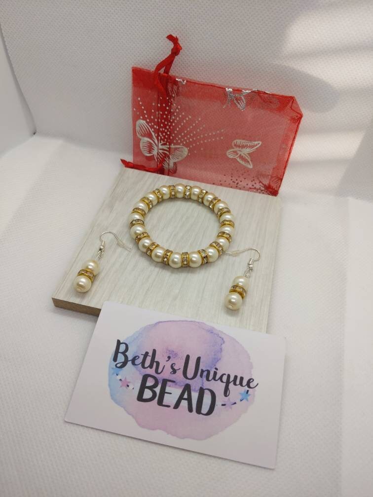 pearl earrings, diamante earrings, bridal jewellery, bridal earrings,  sparkly earrings, beaded earrings, bridesmaid gift