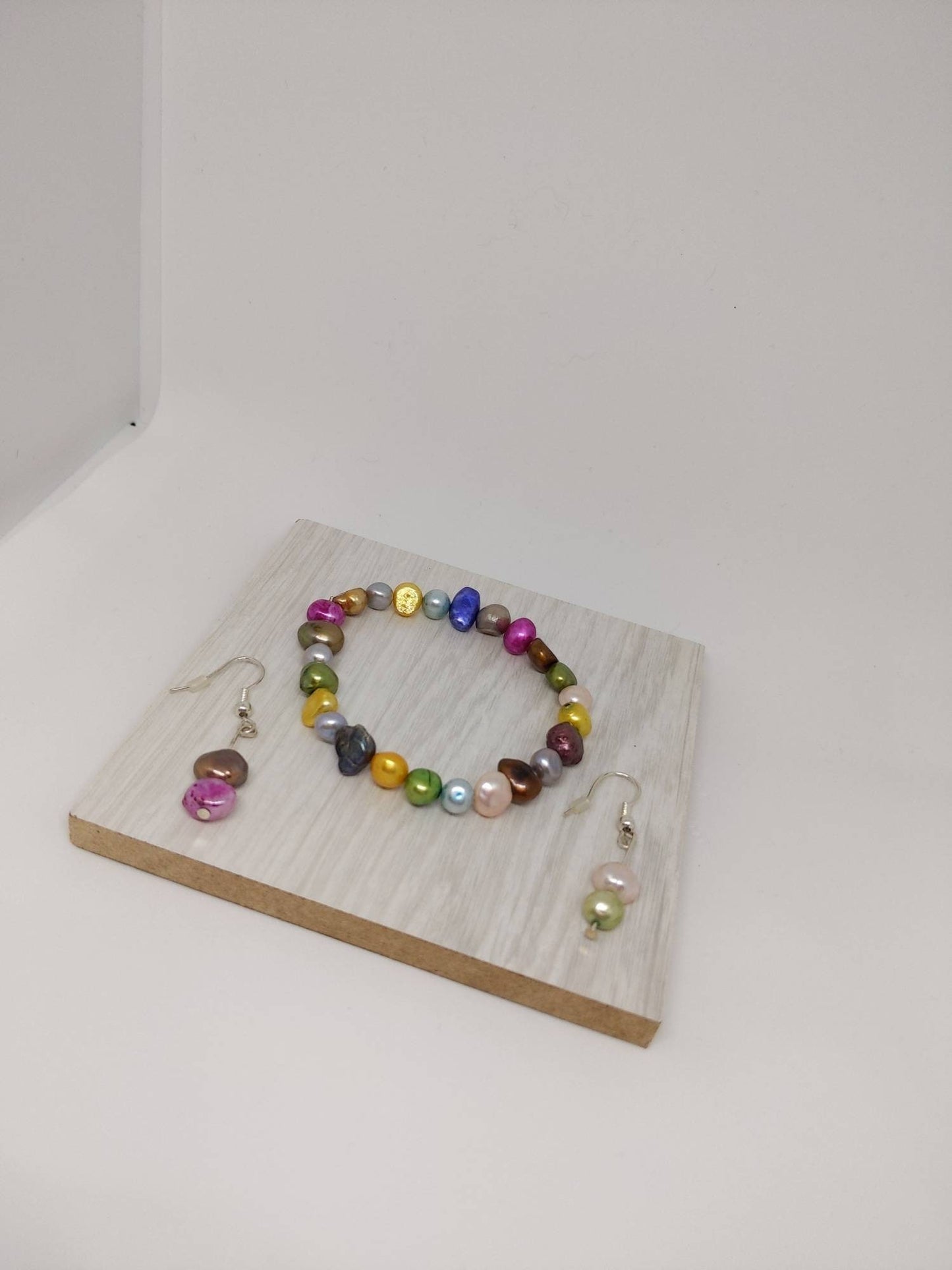 Freshwater pearls, multicolour bracelet, pearl bracelet, colourful earrings