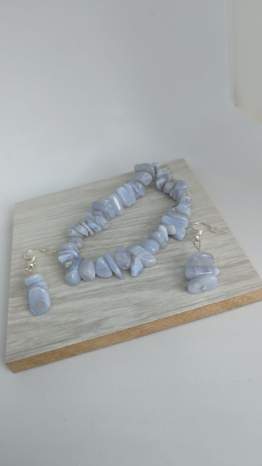 Blue lace agate, gemstone chips, gemstone bracelet, stretchy bracelet, blue lace agate earrings