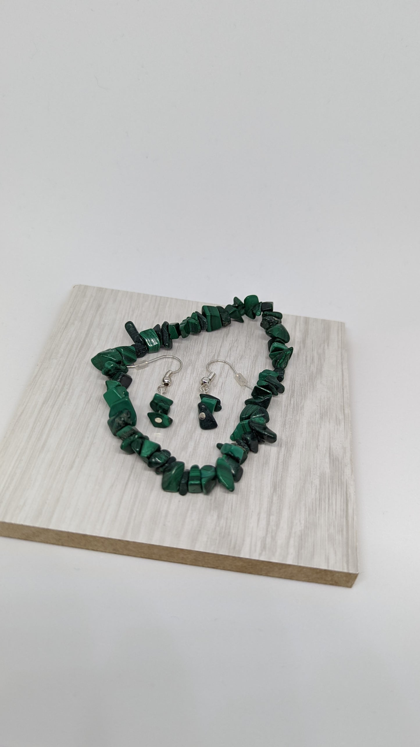 Man-made malachite, green malachite, stretch bracelet, beaded bracelet