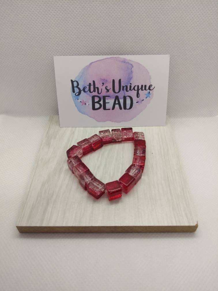 cube bracelet/red bracelet/beaded bracelet/cube beaded bracelet/glass bracelet/glass bead bracelet/red glass bracelet/expandable bracelet