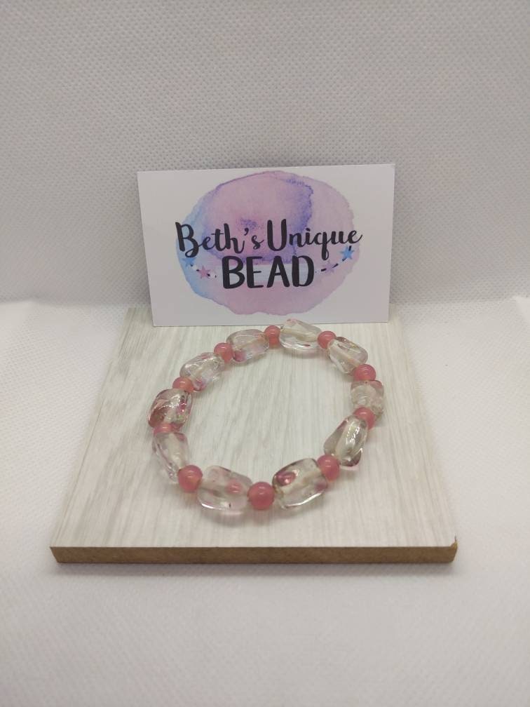 Expandable bracelet/glass bracelet/beaded bracelet/pink bracelet/stretch bracelet/stretch bead bracelet/pink glass bracelet/chunky bracelet