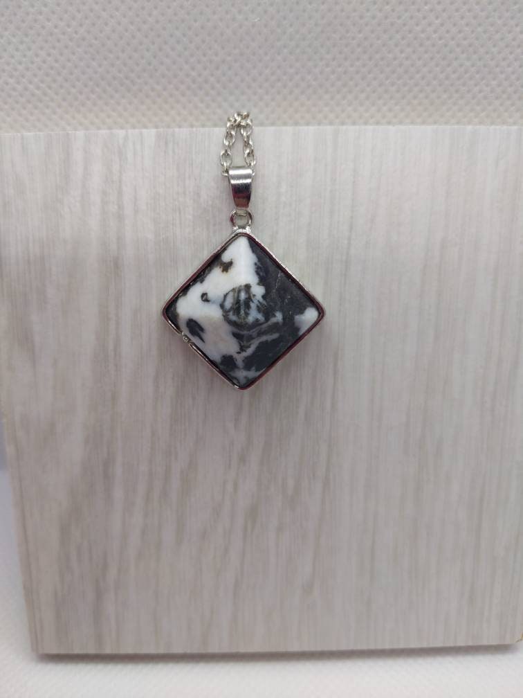 Silver plated monochrome chain/Zebra Jasper/Pyramid necklace/gemstone pendant/black and white/healing crystal/boho/hippie