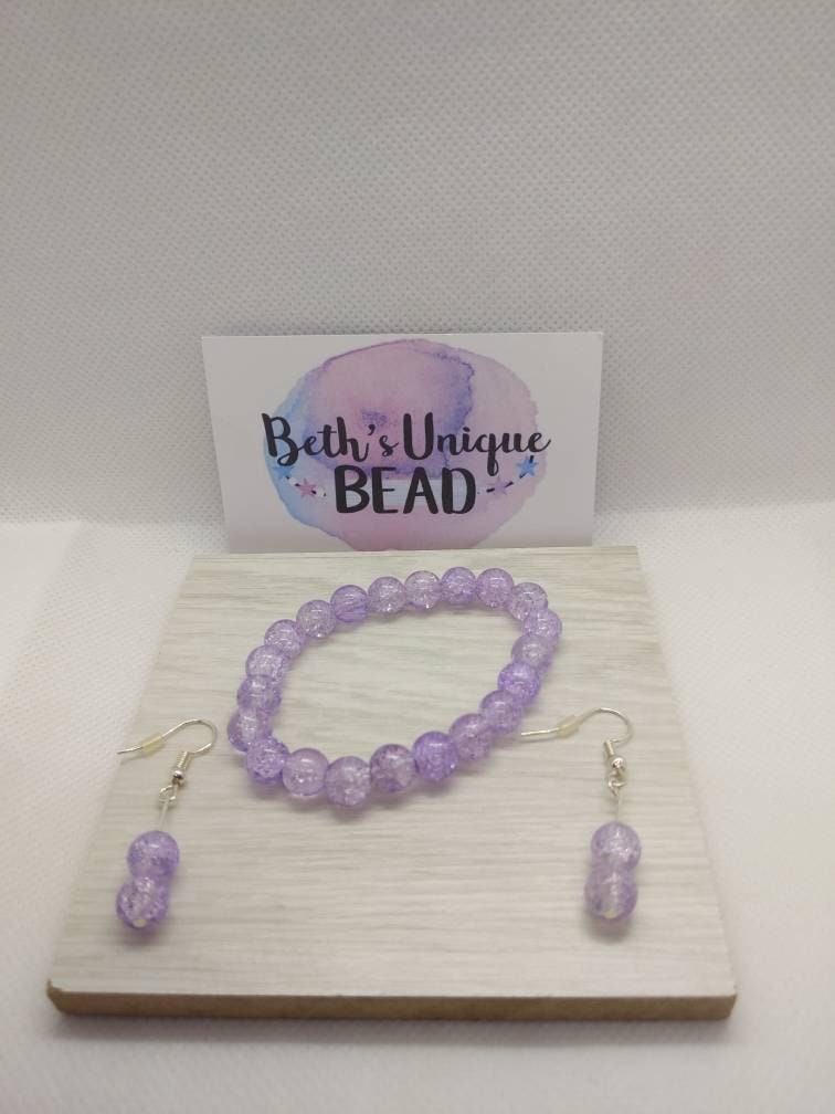 Lilac jewellery set/crackle bead/beaded bracelet/Spring earrings/expandable/purple/gifts for her/Pastel jewellery/Glass jewelry