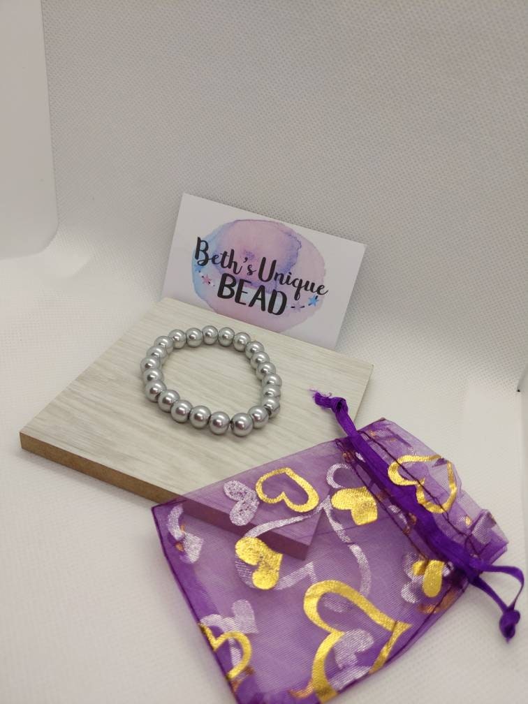 faux pearl bracelet,  silver bracelet, expandable bracelet, stretch jewelry, grey jewellery, gifts for her, girlfriend gift