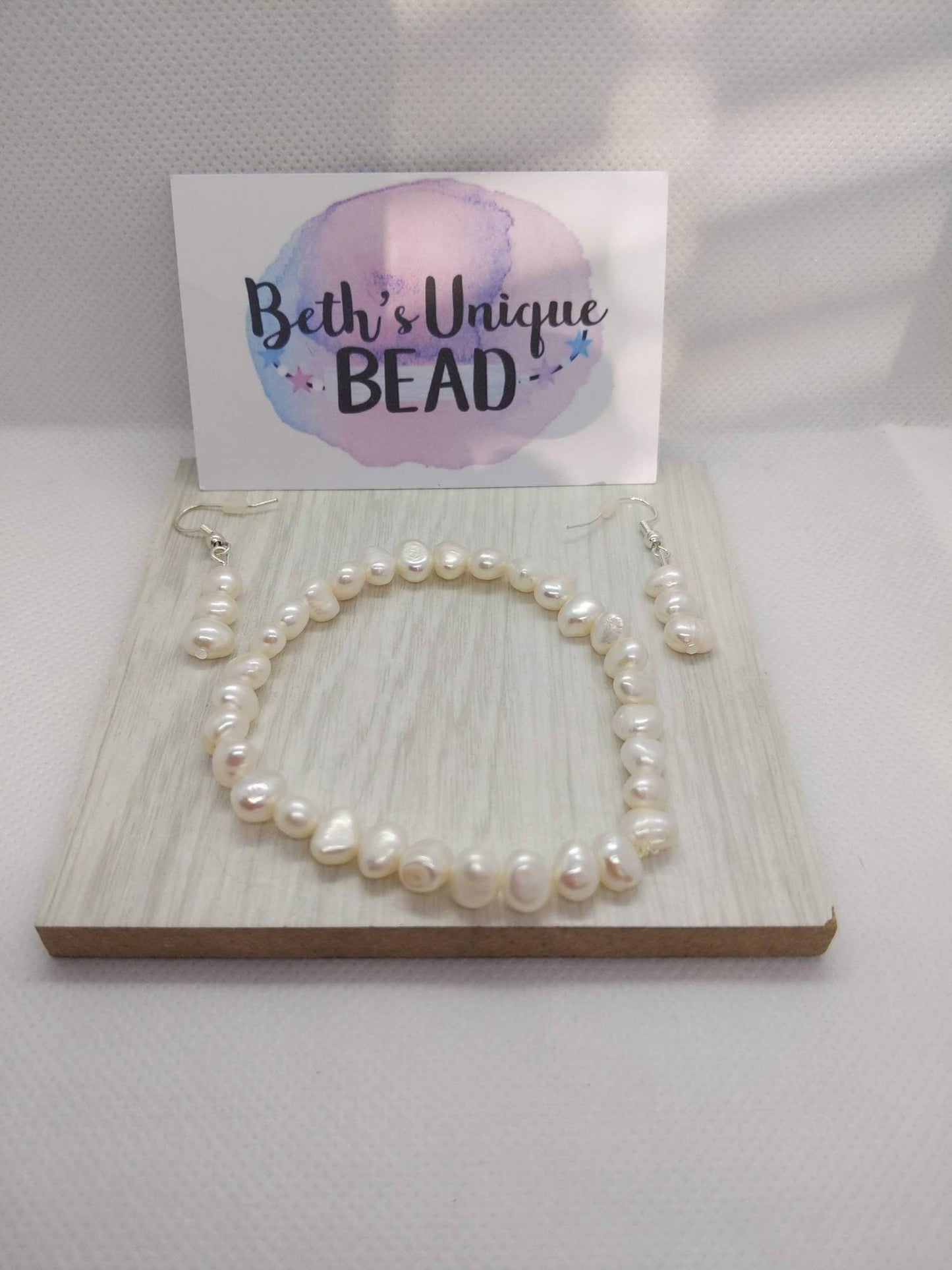 bridal bracelet, June birthstone, Mother of the Groom, gift from bride, freshwater pearl bracelet