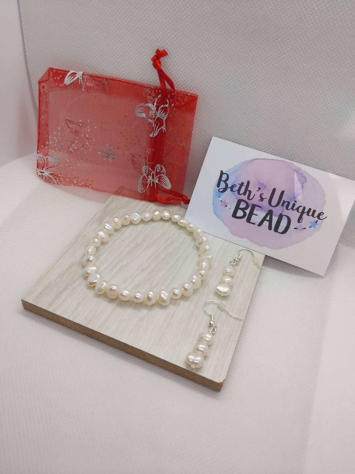 bridal bracelet, June birthstone, Mother of the Groom, gift from bride, freshwater pearl bracelet
