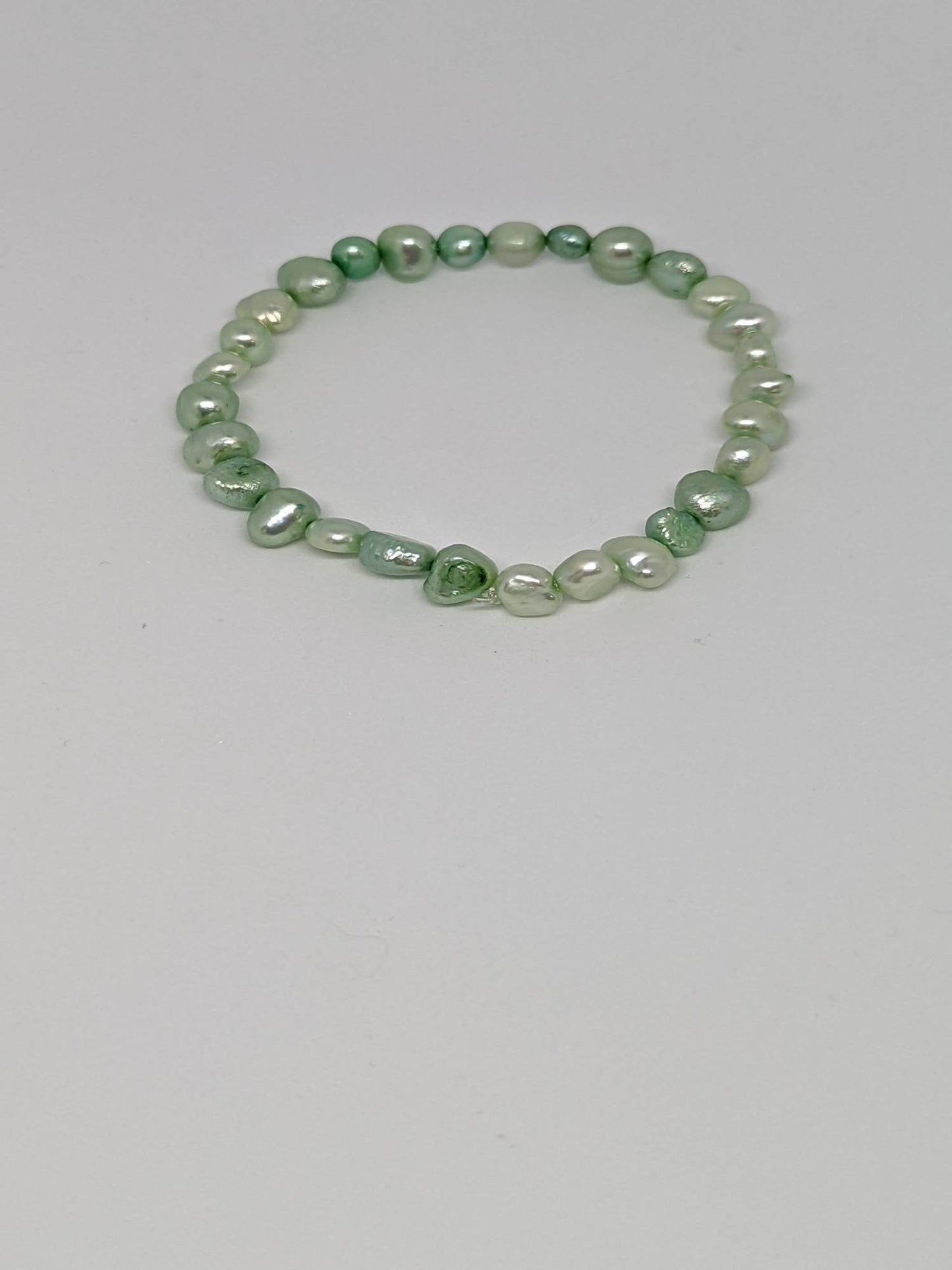 Light green pearls, freshwater pearls, bridal bracelet, bridesmaid gift,